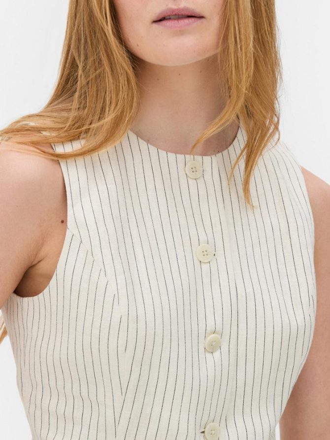 The Edit Linen Waistcoat - Image 3