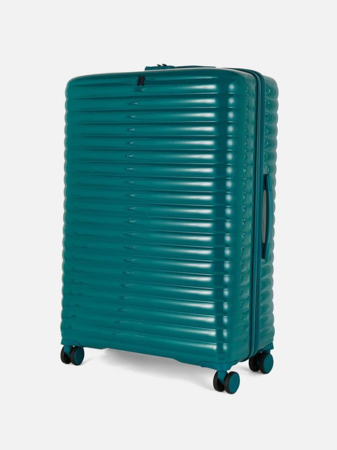 it Luggage Hard-Shell Ribbed Suitcase - Image 2