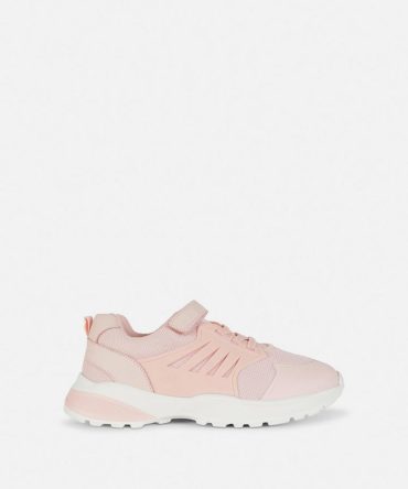 Self-Fastening Sports Trainers