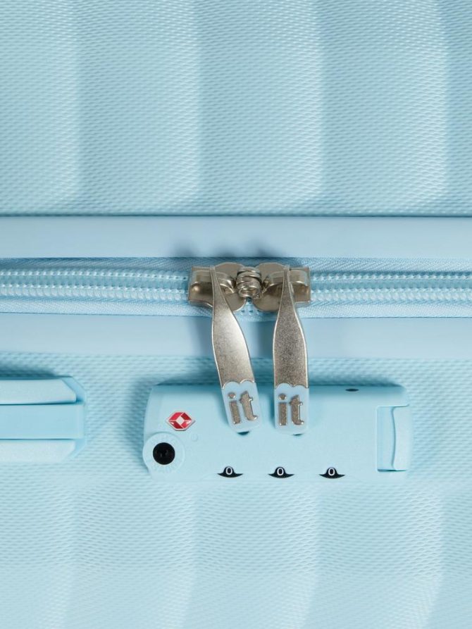 it Luggage Hard Shell Chevron Suitcase - Image 3