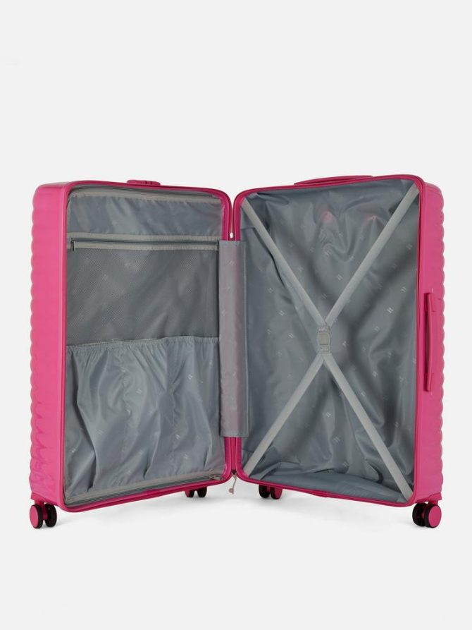 it Luggage Hard-Shell Ribbed Suitcase - Image 3