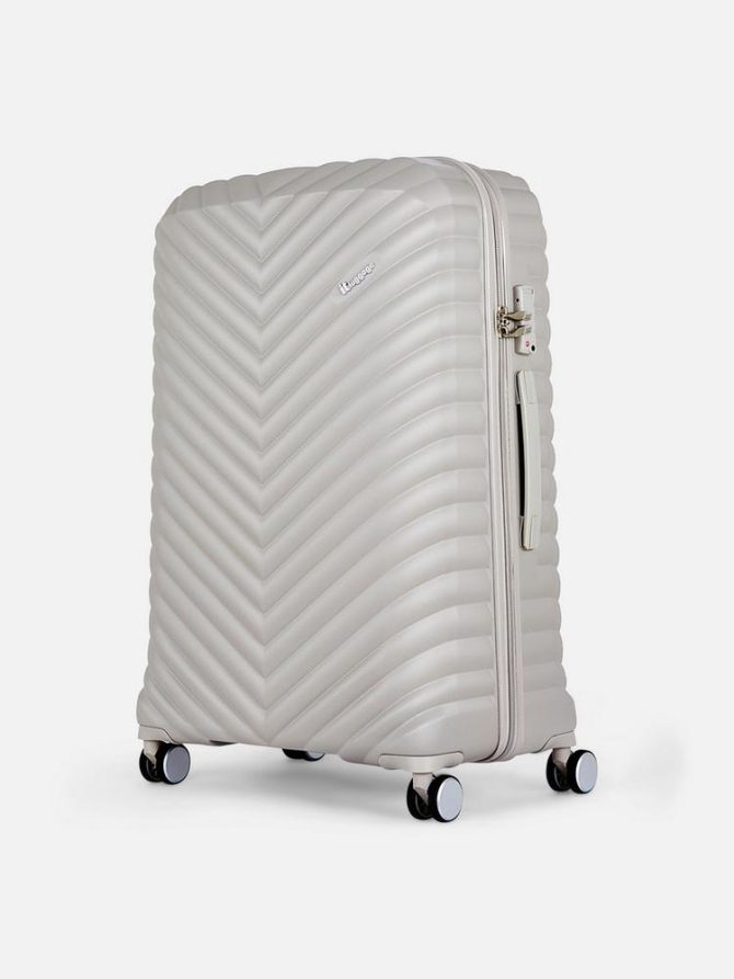 it Luggage Hard Shell Chevron Suitcase - Image 2